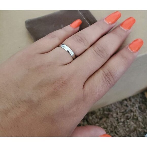 𝅺.925 Sterling Silver 4mm Ring Elegant Solid Minimalist Simple Band Men & Women - Picture 1 of 12
